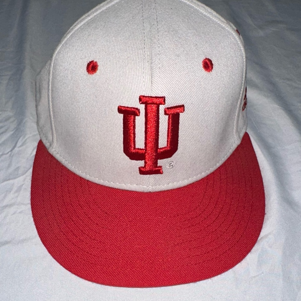 adidas Indiana University Hoosiers SnapBack Hat Gray Red Small/Medium NCAA